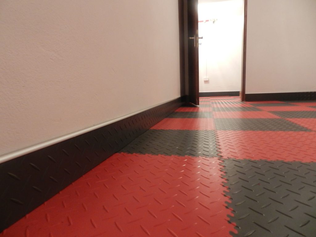 Skirting boards made of Fortelock PVC floor tiles, Poland