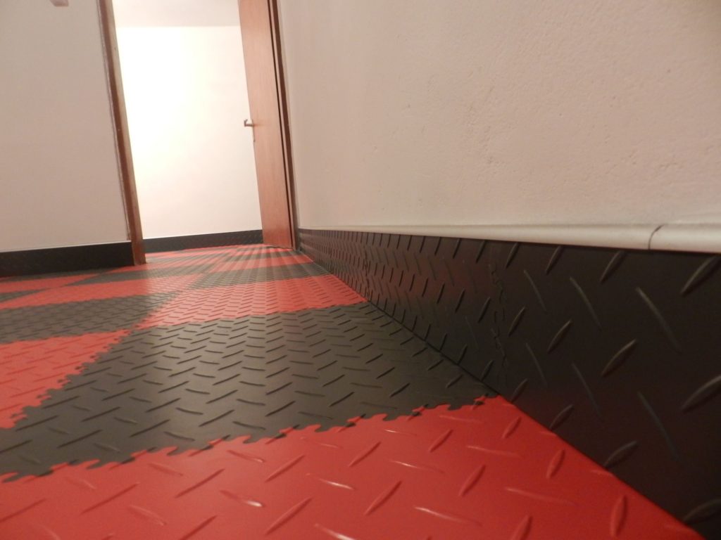 Skirting boards made of Fortelock PVC floor tiles, Poland