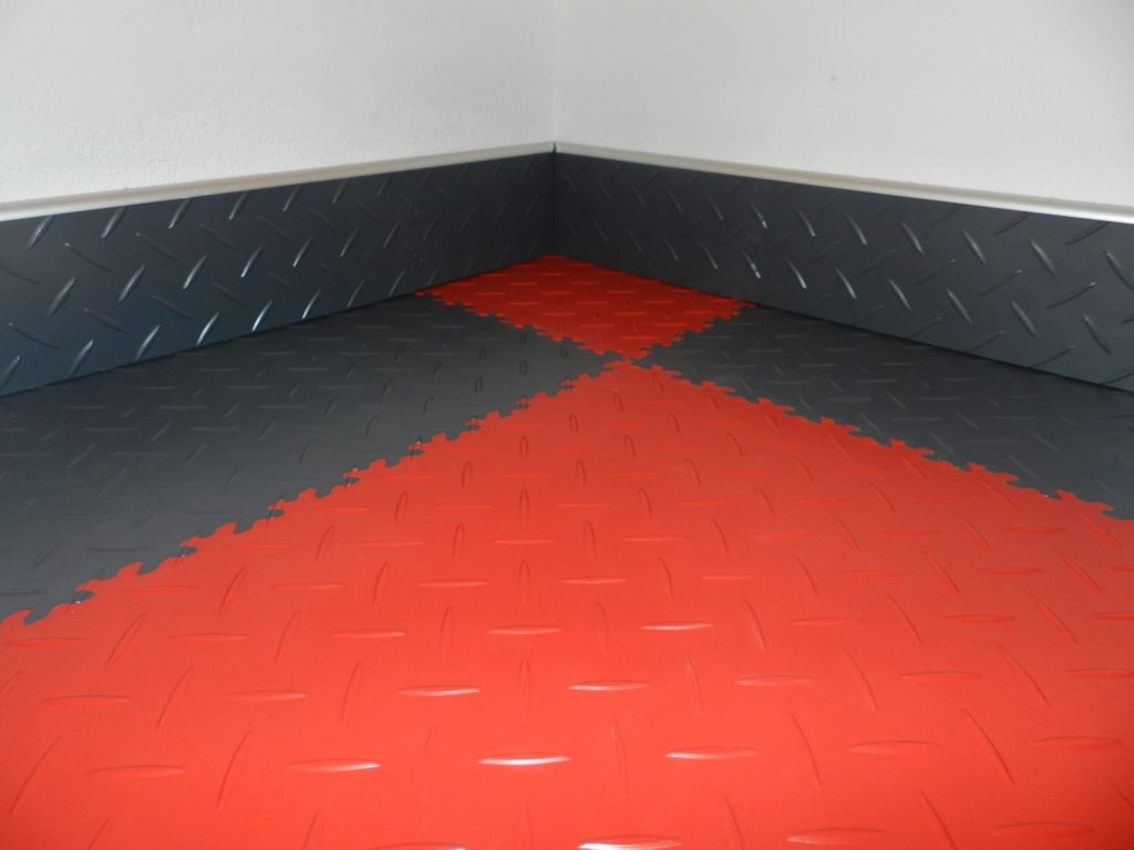 Skirting boards made of Fortelock PVC floor tiles, Poland