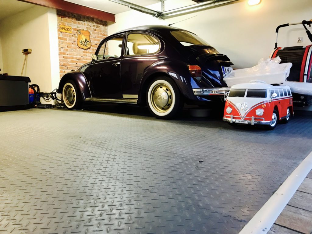 Floor in a garage for big and small cars, Poland