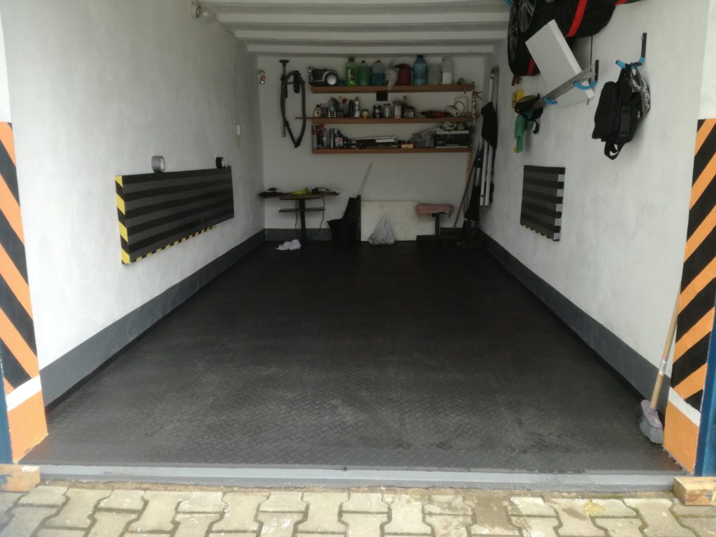 Renovating a garage, Poland