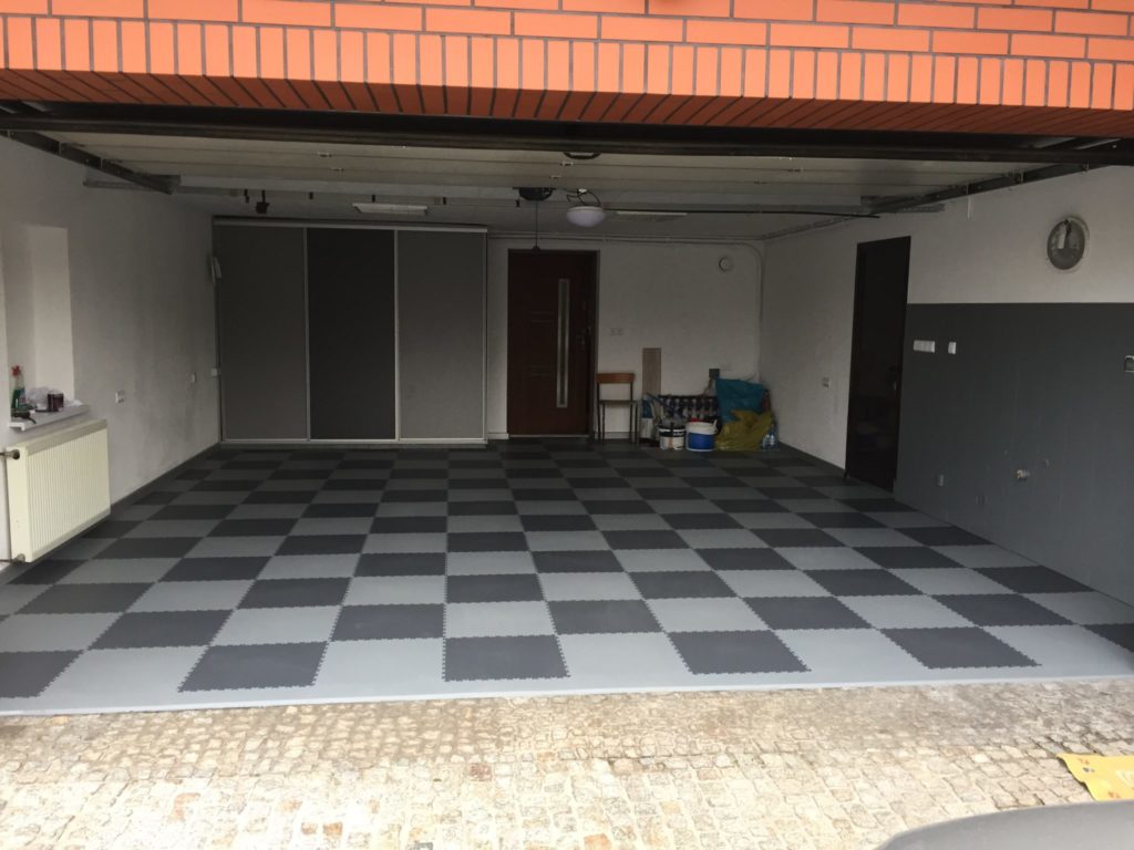 Garage, Poland