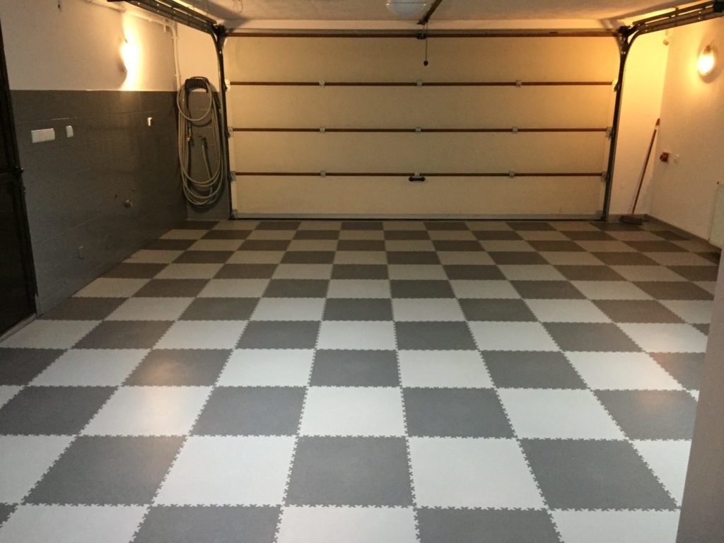 Garage, Poland