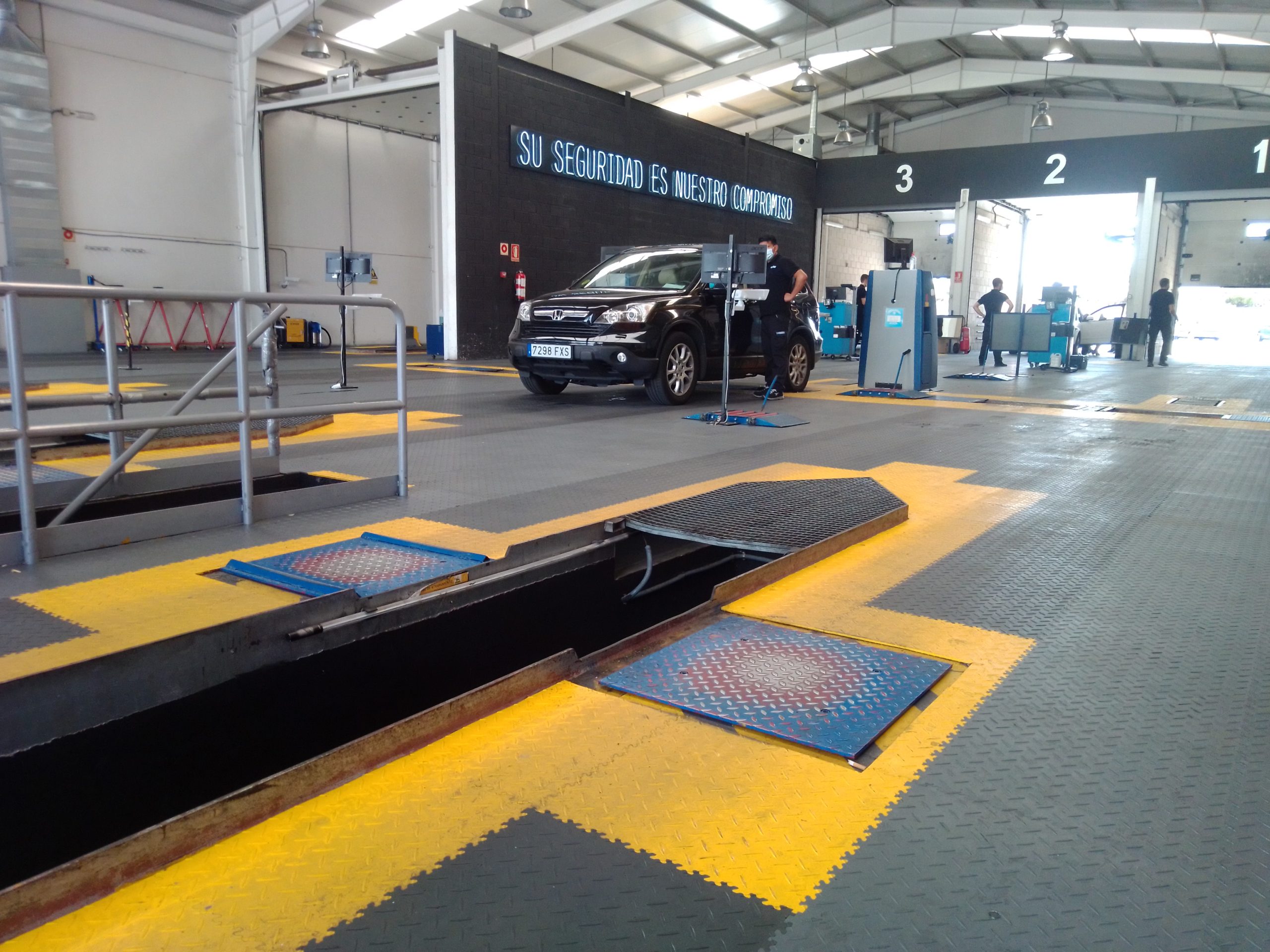 Car inspection station, Spain - Fortelock