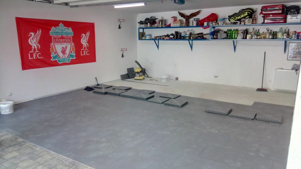 Garage, Czech Republic