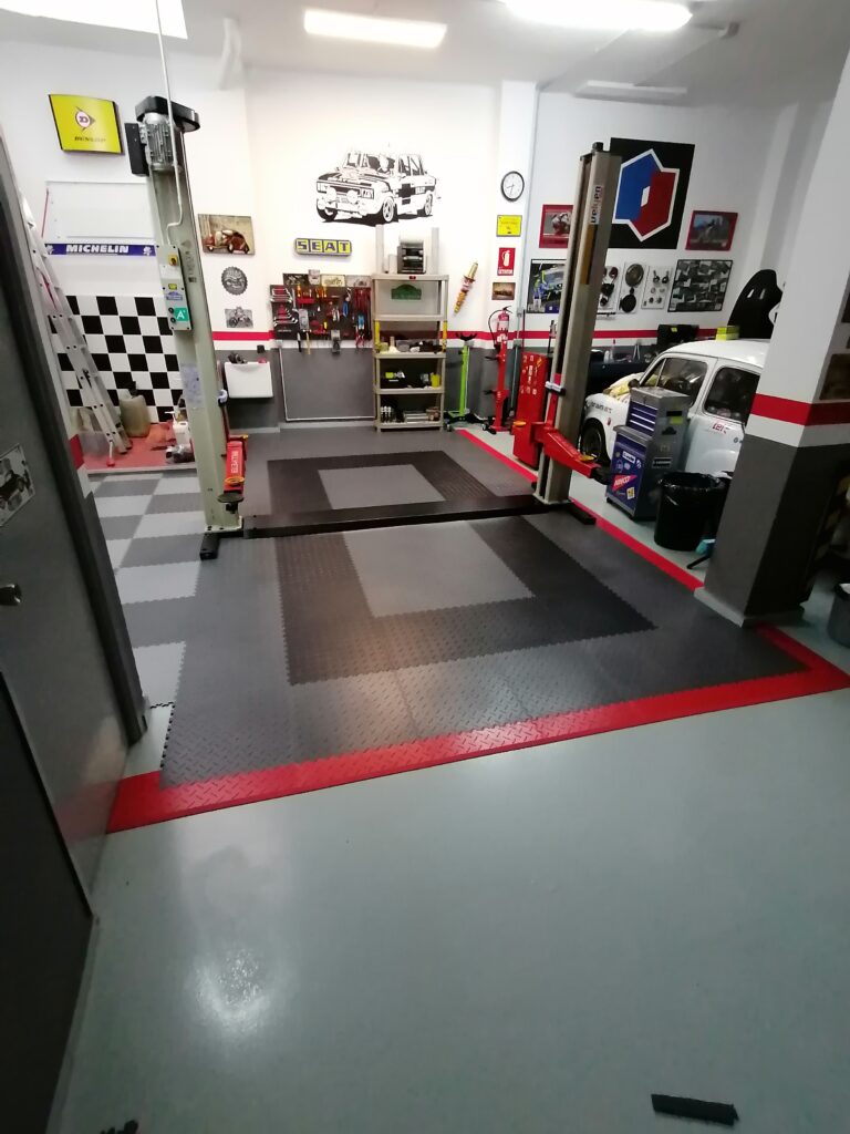 Car repair shop, Spain